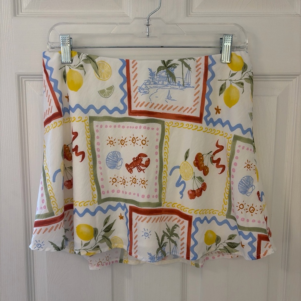 Abercrombie & Fitch White Mini Skirt with Multicolor Fruit & Shell Print